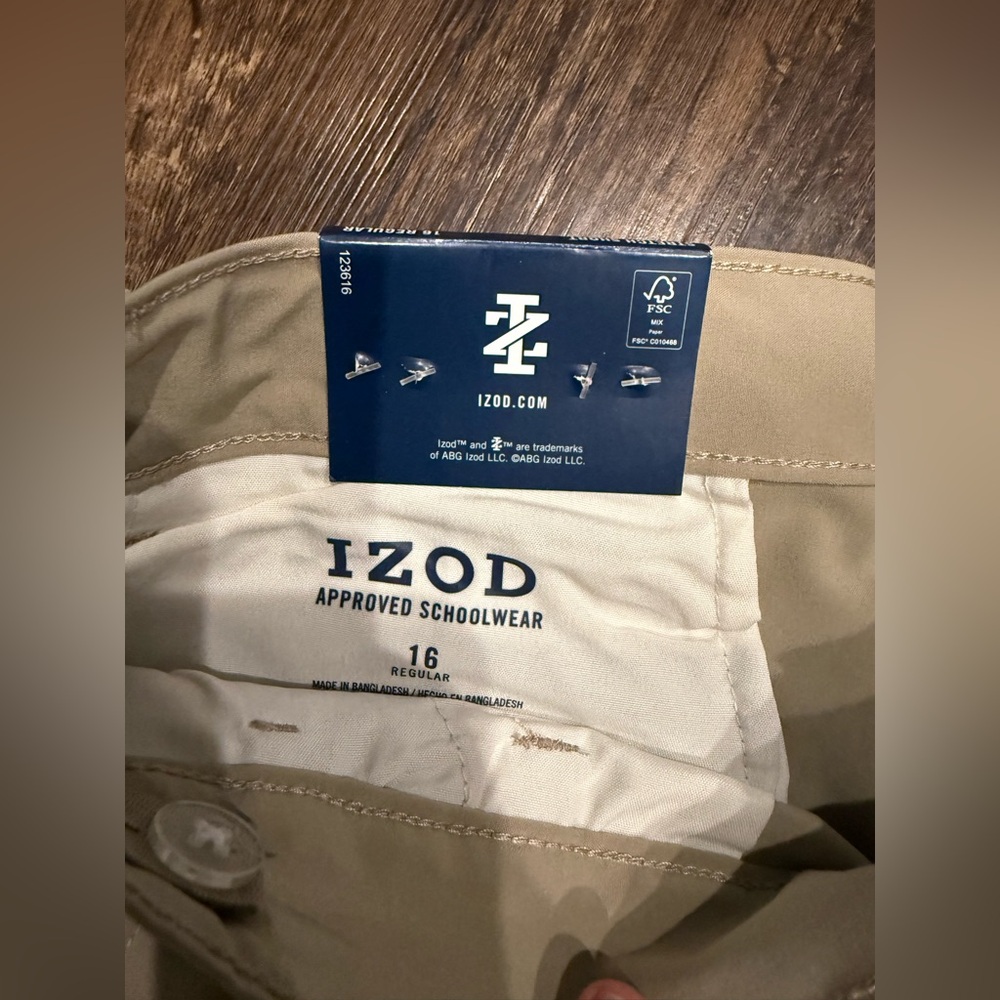 NWT Izod boys size 16 performance material khaki Tan Shorts - Picture 2 of 4